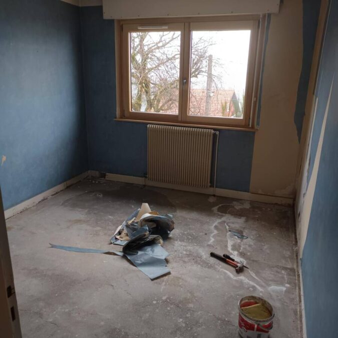 Chambre à coucher : entoilage des murs &#038; peinture, sol PVC clipsable Guebwiller 0